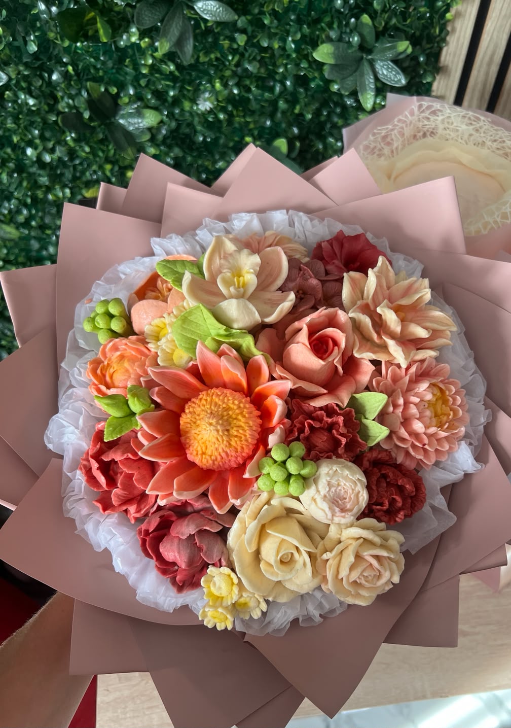 Amber Protea Bouquet buchet mediu cu floare de Protea din bezea